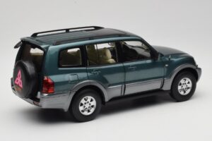 Mitsubishi Pajero V73 Зелен YC Model 1:18 241218040101010215 Метал — снимка 3 от 8