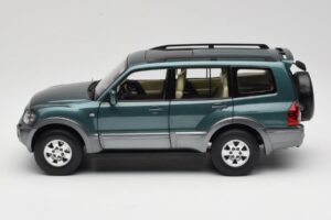 Mitsubishi Pajero V73 Зелен YC Model 1:18 241218040101010215 Метал — снимка 4 от 8
