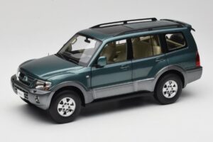 Mitsubishi Pajero V73 Зелен YC Model 1:18 241218040101010215 Метал