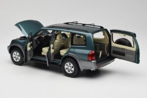 Mitsubishi Pajero V73 Зелен YC Model 1:18 241218040101010215 Метал — снимка 5 от 8