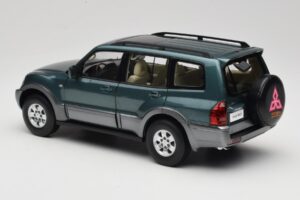 Mitsubishi Pajero V73 Зелен YC Model 1:18 241218040101010215 Метал — снимка 7 от 8