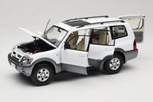 Mitsubishi Pajero V73 Бял YC Model 1:18 241218040103010206 Метал — снимка 2 от 8