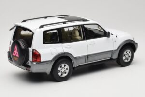 Mitsubishi Pajero V73 Бял YC Model 1:18 241218040103010206 Метал — снимка 3 от 8