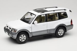 Mitsubishi Pajero V73 Бял YC Model 1:18 241218040103010206 Метал