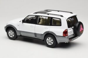 Mitsubishi Pajero V73 Бял YC Model 1:18 241218040103010206 Метал — снимка 7 от 8