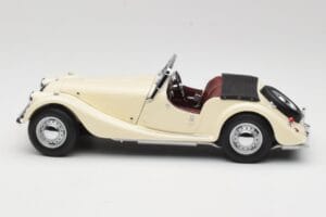 Morgan 4/4 Series II Бял Kyosho 1:18 08111W Метал — снимка 4 от 8