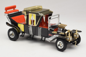 Munsters Koach Черен ERTL 1:18 33036 Метал — снимка 4 от 6
