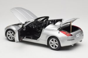 Nissan 350Z Z33 Roadster Diamond Сребрист AUTOart 1:18 77371 Метал — снимка 5 от 8