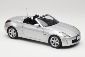 Nissan 350Z Z33 Roadster Diamond Сребрист AUTOart 1:18 77371 Метал — снимка 6 от 8