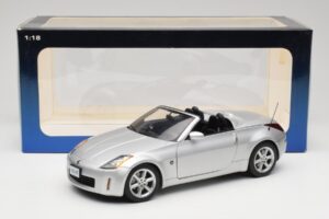 Nissan 350Z Z33 Roadster Diamond Сребрист AUTOart 1:18 77371 Метал — снимка 8 от 8