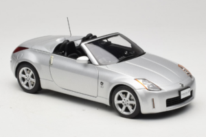Nissan Fairlady Z Z33 Roadster Diamond Silver AUTOart 1:18 77376 Метал — снимка 6 от 8