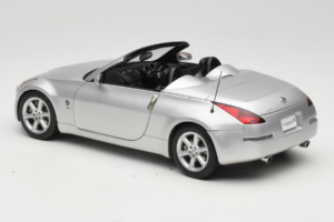 Nissan Fairlady Z Z33 Roadster Diamond Silver AUTOart 1:18 77376 Метал — снимка 7 от 8