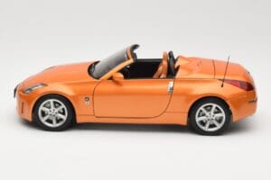 Nissan Fairlady Z Z33 Roadster Sunset Orange AUTOart 1:18 77377 Метал — снимка 4 от 8