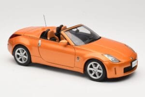 Nissan Fairlady Z Z33 Roadster Sunset Orange AUTOart 1:18 77377 Метал — снимка 6 от 8