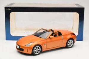Nissan Fairlady Z Z33 Roadster Sunset Orange AUTOart 1:18 77377 Метал — снимка 8 от 8