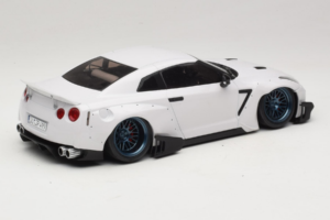 Nissan GT-R R35 Boost Wars 2 Бял Jp Kraemo 1:18 KRAEMO001 Метал — снимка 3 от 7