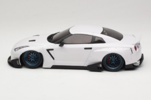 Nissan GT-R R35 Boost Wars 2 Бял Jp Kraemo 1:18 KRAEMO001 Метал — снимка 4 от 7