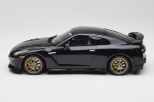 Nissan GT-R R35 Takumi Edition Midnight Purple GT Spirit 1:18 GT932 Смола — снимка 3 от 6