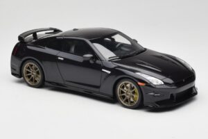 Nissan GT-R R35 Takumi Edition Midnight Purple GT Spirit 1:18 GT932 Смола — снимка 4 от 6