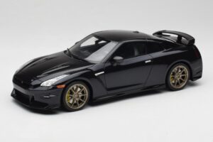 Nissan GT-R R35 Takumi Edition Midnight Purple GT Spirit 1:18 GT932 Смола