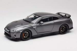 Nissan GT-R R35 Track Edition NISMO Gun Metallic MotorHelix 1:18 M83507 Метал