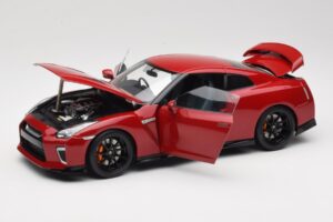 Nissan GT-R R35 Track Edition NISMO Vibrant Red MotorHelix 1:18 M83511 Метал — снимка 2 от 8