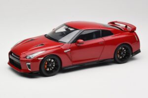 Nissan GT-R R35 Track Edition NISMO Vibrant Red MotorHelix 1:18 M83511 Метал