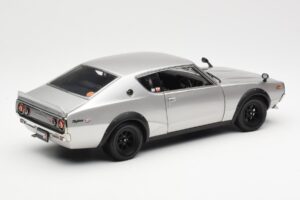 Nissan Skyline 2000 GT-R KPGC110 Сребрист Kyosho 1:18 08255S Метал — снимка 3 от 8