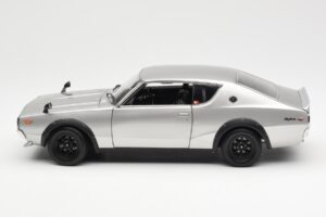 Nissan Skyline 2000 GT-R KPGC110 Сребрист Kyosho 1:18 08255S Метал — снимка 4 от 8