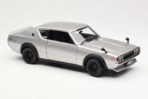 Nissan Skyline 2000 GT-R KPGC110 Сребрист Kyosho 1:18 08255S Метал — снимка 6 от 8
