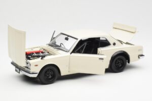 Nissan Skyline 2000 GT-R KPGC110 Бял Kyosho 1:18 08127W Метал — снимка 2 от 8