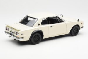 Nissan Skyline 2000 GT-R KPGC110 Бял Kyosho 1:18 08127W Метал — снимка 3 от 8