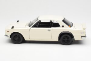Nissan Skyline 2000 GT-R KPGC110 Бял Kyosho 1:18 08127W Метал — снимка 4 от 8