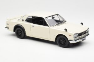 Nissan Skyline 2000 GT-R KPGC110 Бял Kyosho 1:18 08127W Метал — снимка 6 от 8