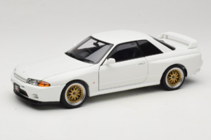 Nissan Skyline GT-R R32 V-Spec II Tuned Crystal White AUTOart 1:18 77416 Метал