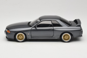 Nissan Skyline GT-R R32 V-Spec II Tuned Gun Grey Metallic AUTOart 1:18 77417 Метал — снимка 4 от 8