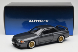 Nissan Skyline GT-R R32 V-Spec II Tuned Gun Grey Metallic AUTOart 1:18 77417 Метал — снимка 8 от 8