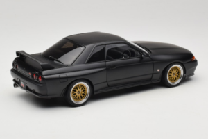 Nissan Skyline GT-R R32 V-Spec II Tuned Version Matt Black AUTOart 1:18 77418 Метал — снимка 3 от 8