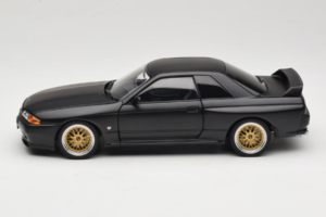 Nissan Skyline GT-R R32 V-Spec II Tuned Version Matt Black AUTOart 1:18 77418 Метал — снимка 4 от 8