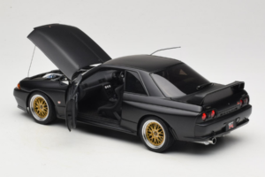 Nissan Skyline GT-R R32 V-Spec II Tuned Version Matt Black AUTOart 1:18 77418 Метал — снимка 5 от 8