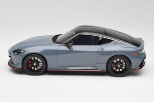Nissan Z RZ34 NISMO Stealth Сив GT Spirit 1:18 GT484 Смола — снимка 3 от 6