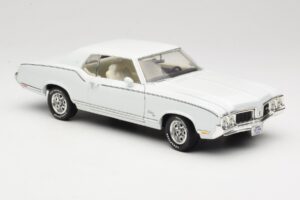 Oldsmobile Cutlass SX Бял ERTL 1:18 33775 Метал — снимка 6 от 8