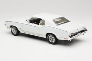 Oldsmobile Cutlass SX Бял ERTL 1:18 33775 Метал — снимка 7 от 8
