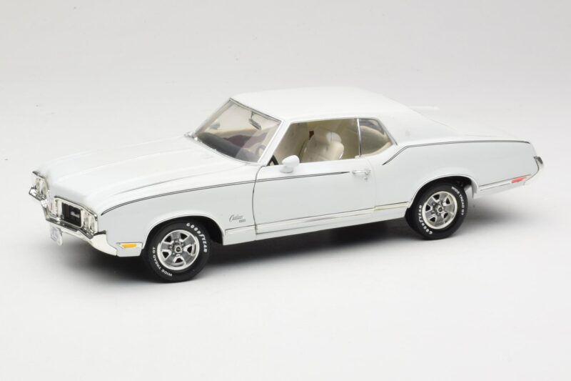 Oldsmobile Cutlass SX Бял ERTL 1:18 33775 Метал