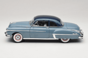 Oldsmobile 88 Син Grease Auto World 1:18 AWSS103/06 Метал — снимка 4 от 8