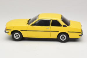 Opel Ascona B SR Жълт Надраскана Предна Част Sun Star 1:18 5384 Метал — снимка 5 от 9