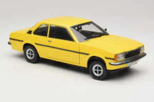 Opel Ascona B SR Жълт Надраскана Предна Част Sun Star 1:18 5384 Метал — снимка 7 от 9