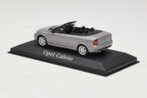 Opel Astra G Кабриолет Grey Metallic Minichamps 1:43 ASTRA001 Метал — снимка 3 от 4