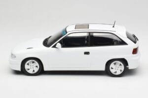 Opel Astra F GSi Blanc Casablanca Norev 1:18 183673 Метал — снимка 3 от 6