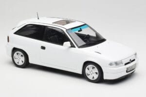 Opel Astra F GSi Blanc Casablanca Norev 1:18 183673 Метал — снимка 4 от 6